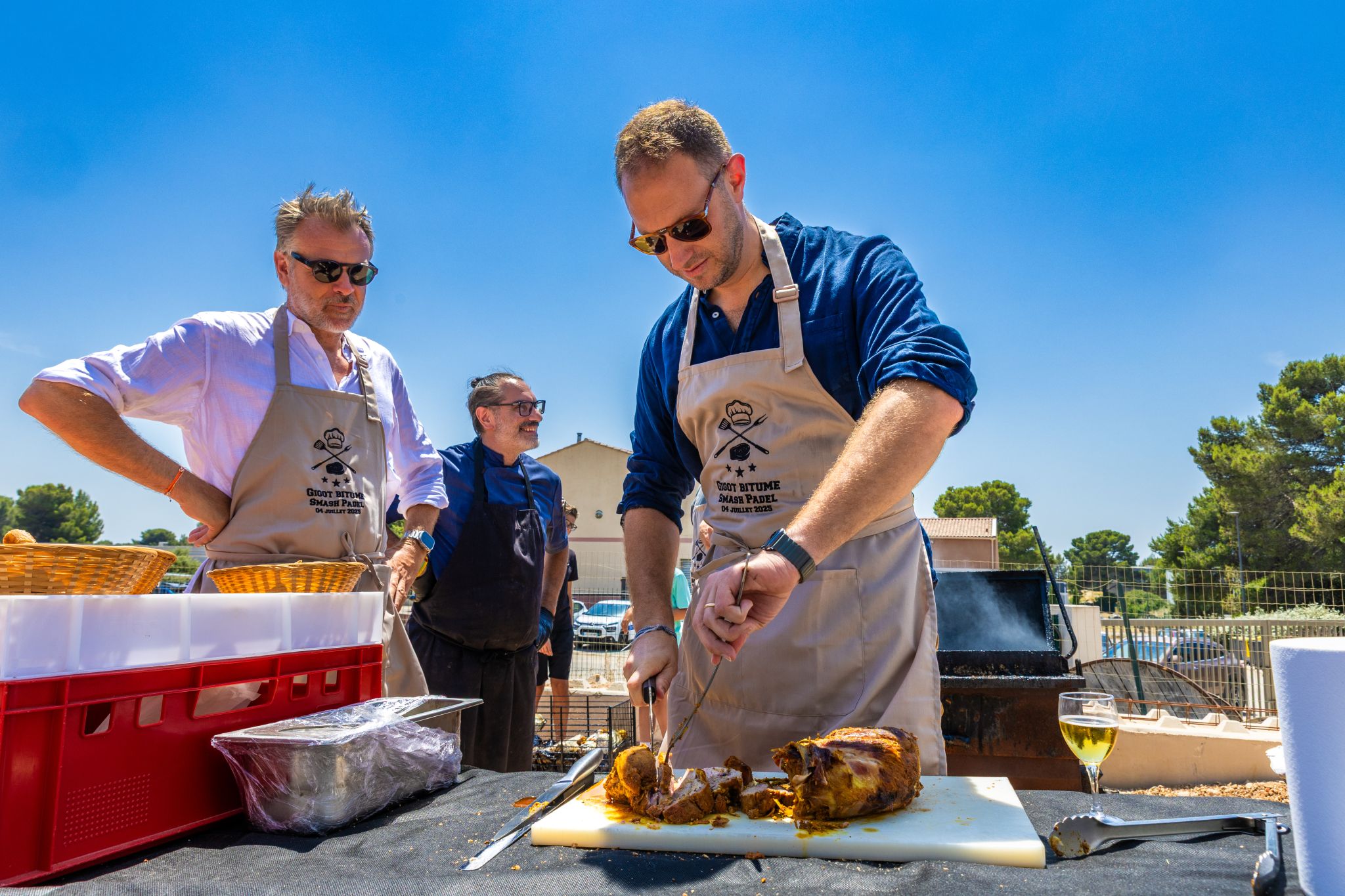Un chantier marqué par la convivialité… et un bon gigot bitume