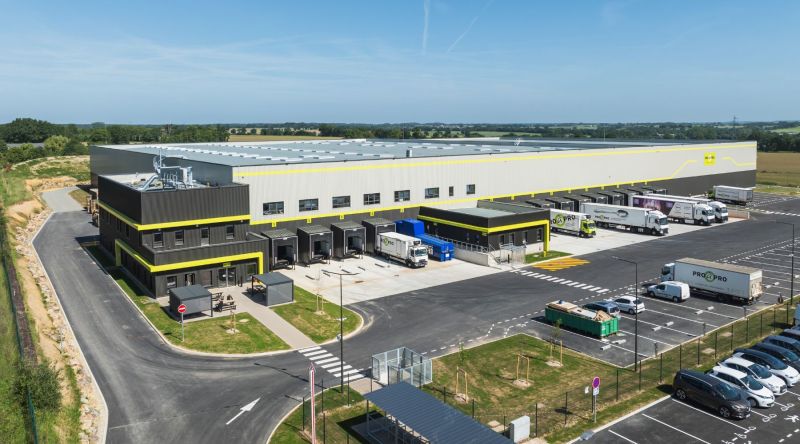Livraison d&rsquo;une plateforme logistique tri-températures de 18 256 m² à Château-Gontier-sur-Mayenne pour PRO à PRO par Axess Grands Projets